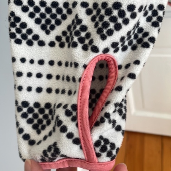 Vintage Black and White Aztec Fleece - Picture 7 of 12